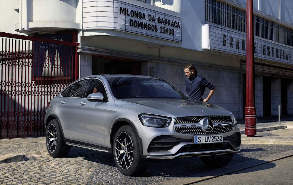 Mercedes Benz GLC híbrido plug-in cinzento