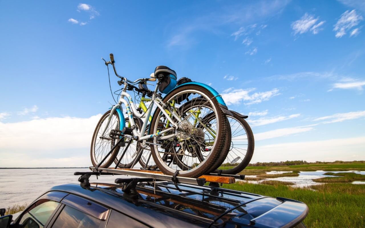 Transporte de bicicletas em carro