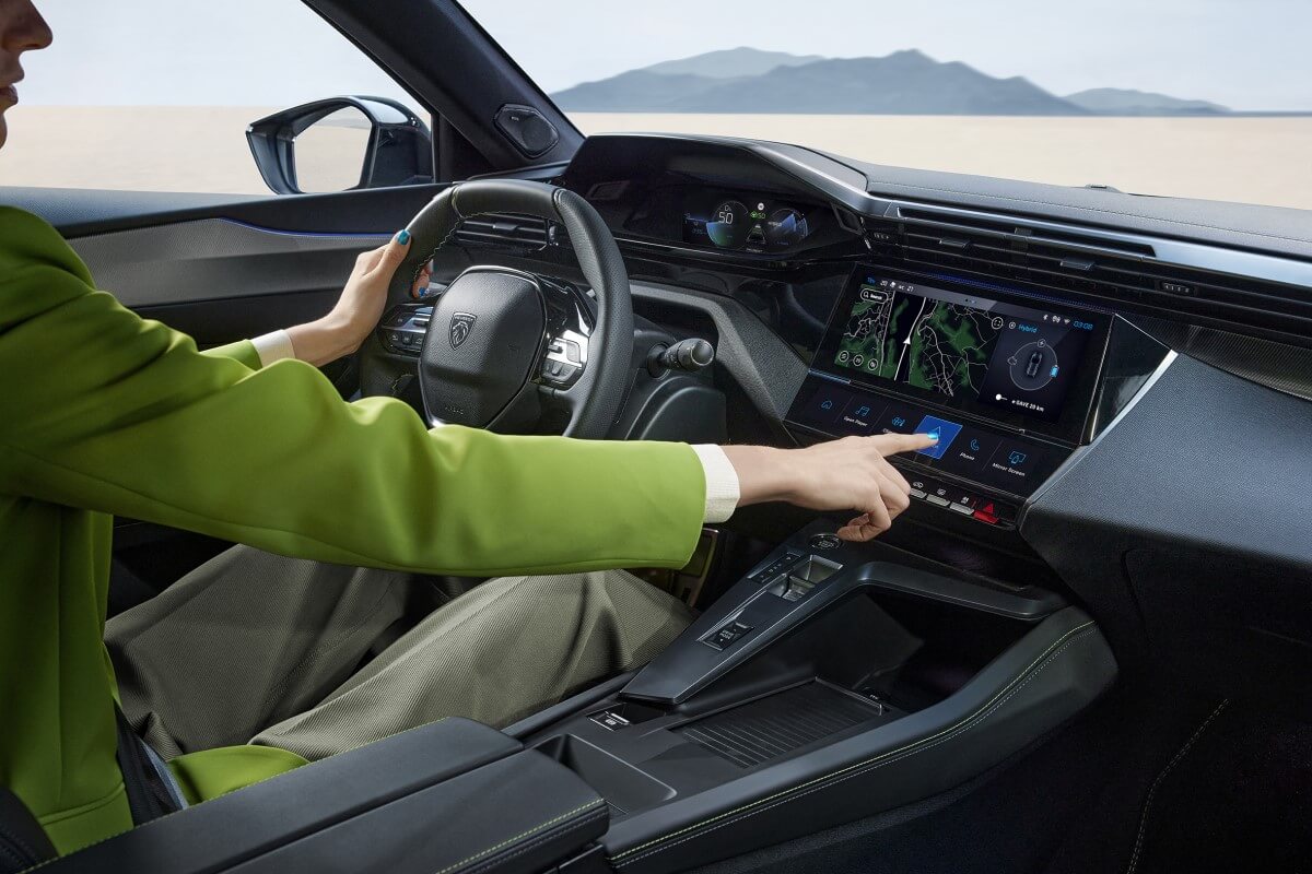 interior e cockpit do peugeot 408