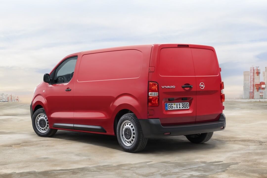 traseira do opel vivaro